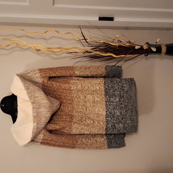 LETY & ME XS FAUX FUR HOODIE CARDIGAN - Picture 6 of 8